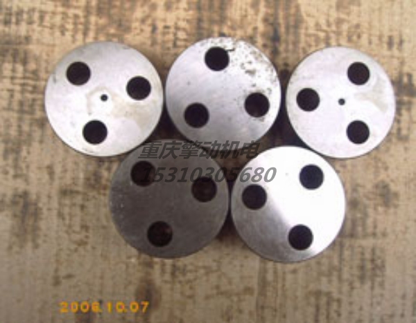 康明斯惰轮轴支架 3026167