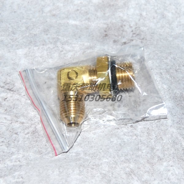 康明斯接头 3033024