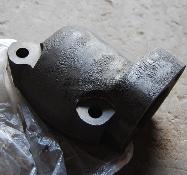 康明斯接头 3176713