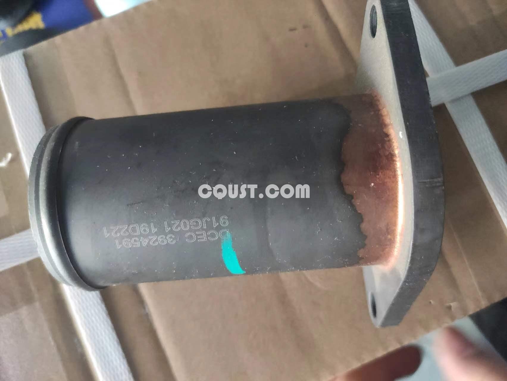 原装康明斯柴油机配件，3924591型号出水口接头